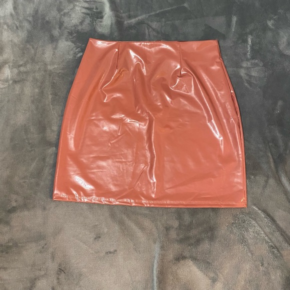 Fashion Nova pink latex skirt brand new tags attached - Picture 1 of 4
